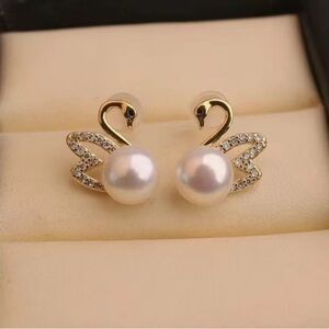 Gold Swan Pearl Earrings